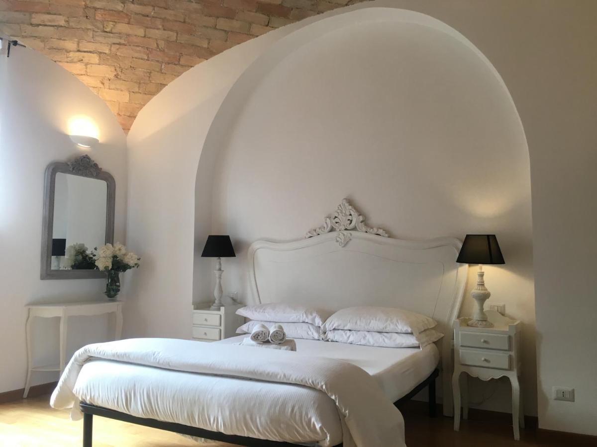 La Finestra Sul Colosseo B&B 1 Рим Екстериор снимка